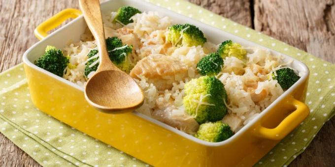 Uunissa paistettua brokkolia ja riisiä