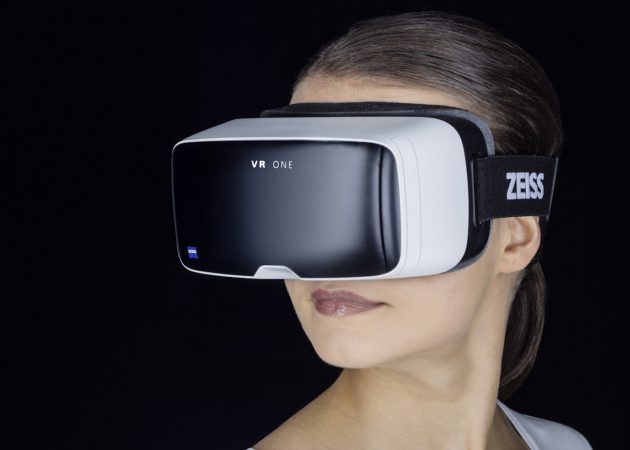 VR-pienoisohjelmat: Zeiss VR One