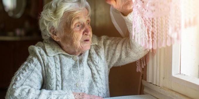 auttaa iäkkäitä ihmisiä järjestämään jokapäiväinen elämä: ratkaisemaan heikon valon ongelma