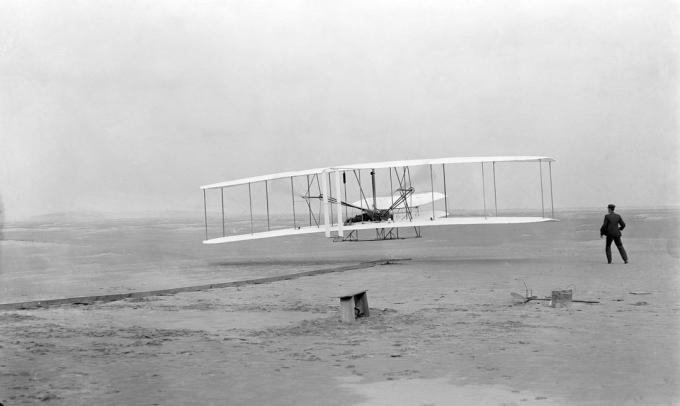 Loistava keksintö kone Wrightin veljekset