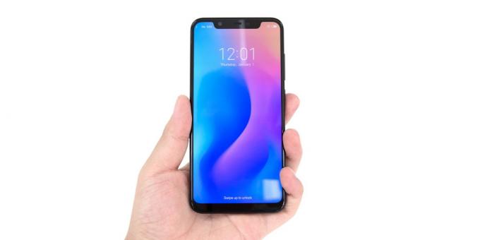 arvostelu Xiaomi Mi 8: Näytön