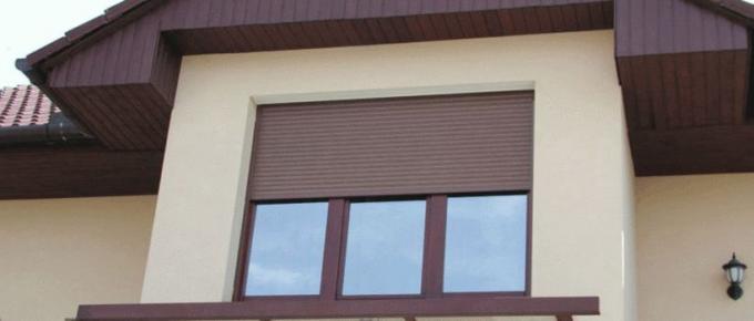 suojelu asuntoja: ikkunaluukut