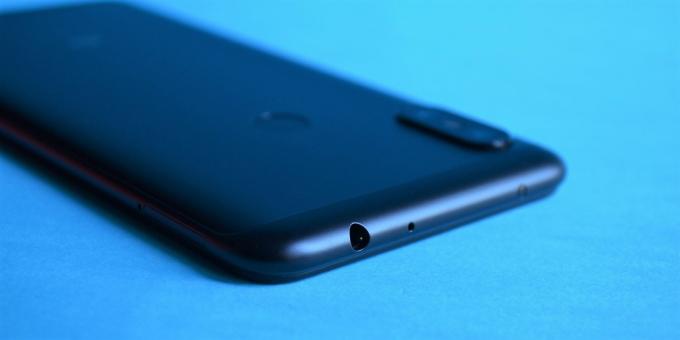 Yleiskuva Xiaomi redmi Huomautus 6 Pro: n kuulokeliitäntä