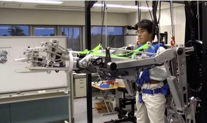 Tulevaisuuden teknologioihin liittyy: rakentajat käyttää exoskeletons