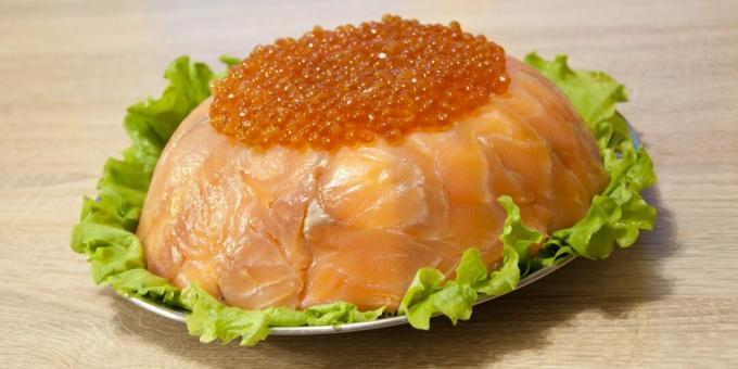 Juhlava punainen kala katkarapusalaatti: yksinkertainen resepti