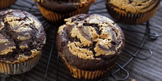 Suklaa muffinit maapähkinävoita