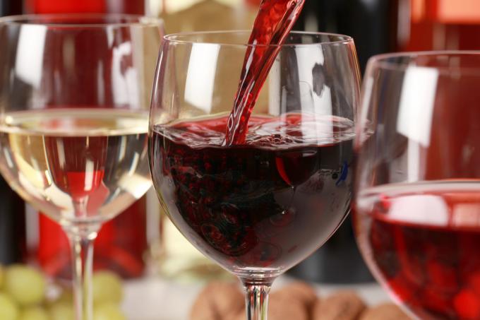 Kuinka paljon voit juoda ilman haittaa terveydelle: siedetty annos alkoholia