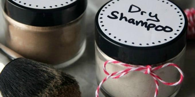 säästää kosmetiikka: kuiva shampoo