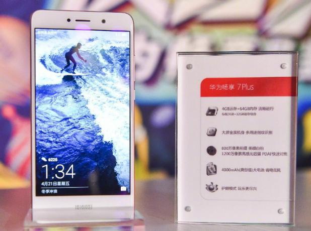 Huawei Nauti 7 Plus: ulkonäkö älypuhelin
