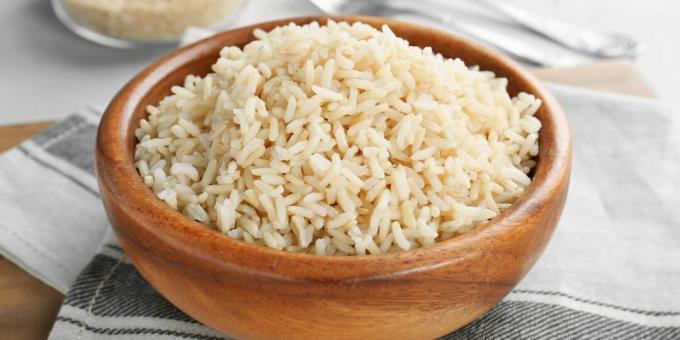 Pörröinen riisi sitruunalla