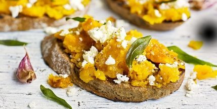 Kurpitsa ruokia: Bruschetta kurpitsan ja vuohenjuustoa