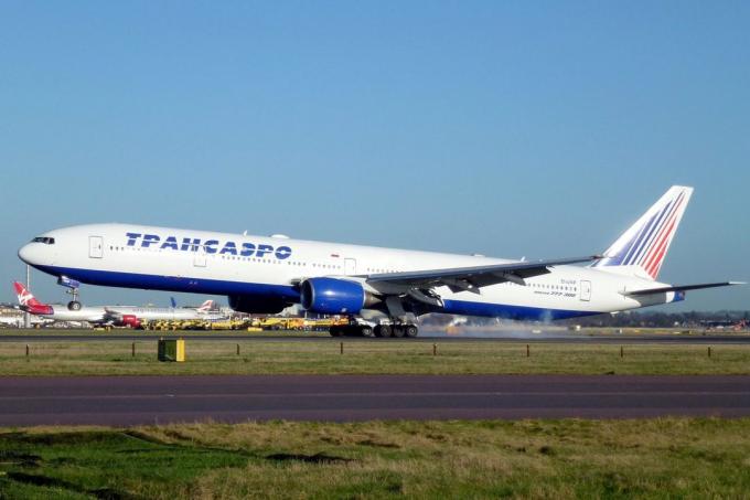Boeing 777-300 yhtiön "Transaero"