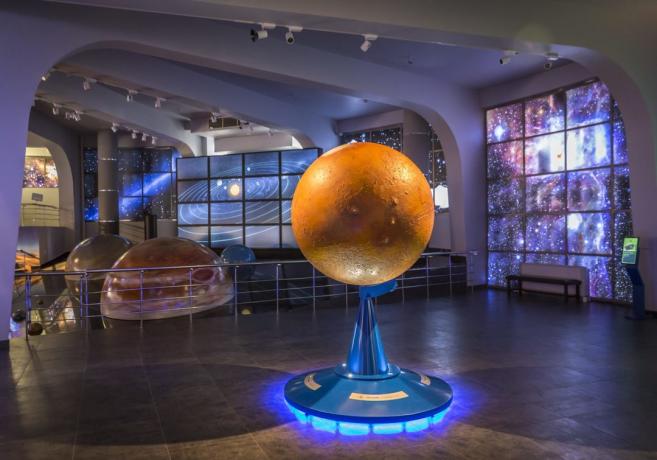 Miten viettää päivä Kosmonautiikan: vaellus planetaario
