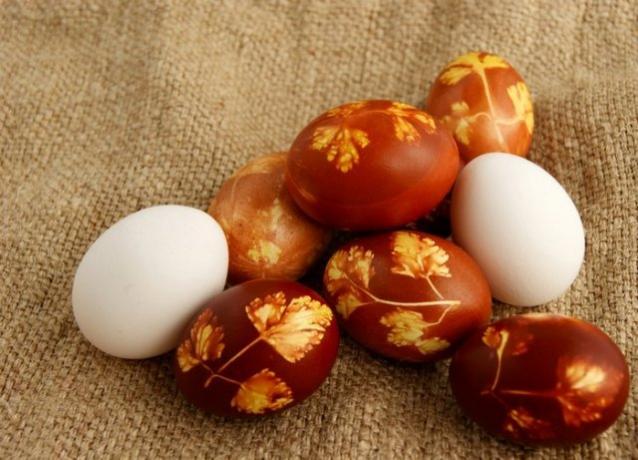 Miten saada pääsiäismunia: hyvien ideoiden plus kasvivärjäys
