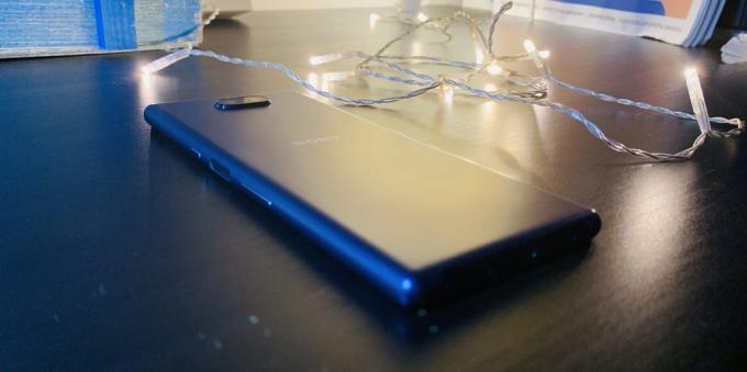 Sony Xperia 10 Plus: takapaneelin
