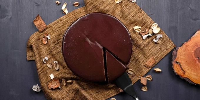 Suklaajuustokakku ilman paistamista. Vain neljästä ainesosasta