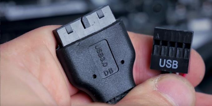 Tietokoneen kokoaminen: USB-portin johdot yhdistetään emolevyn otsikoihin