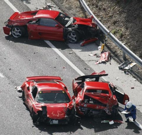 Onnettomuus Ferrarin kanssa