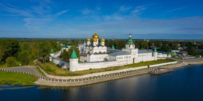 Kostroman nähtävyydet: Pyhän kolminaisuuden Ipatievin luostari
