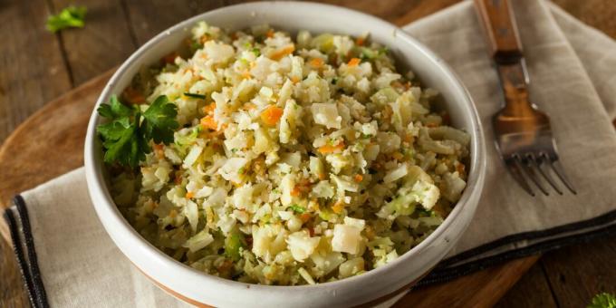 Ruokavalion reseptit: kukkakaali-riisi vihannesten ja munien kanssa