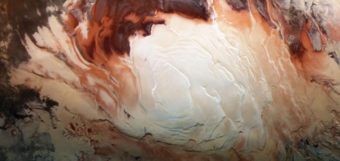Vettä Mars olemassa nestemäisessä ja kiinteässä olomuodossa