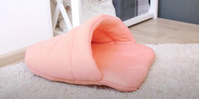 Kuinka ommella tossun muotoinen kangas sänky kissalle