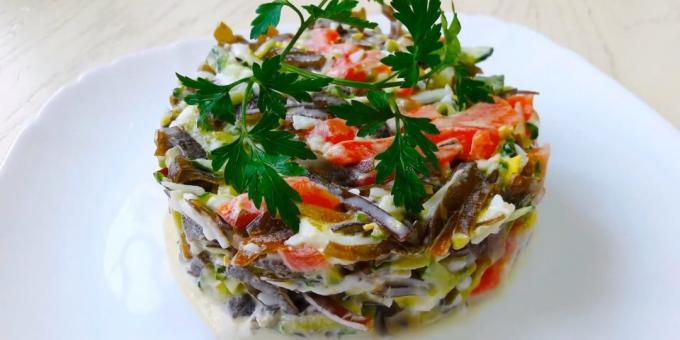 Reseptit: Salaatti merilevän lohta, kananmunia ja kurkkuja