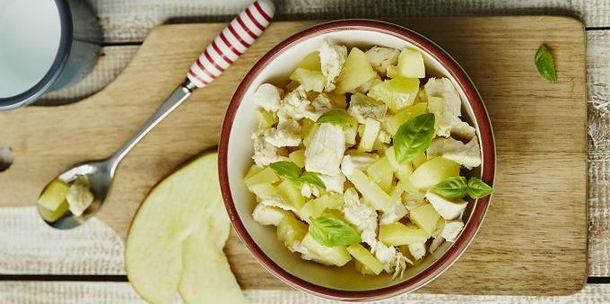 Reseptit omenat: Salaatti omenat ja kanaa