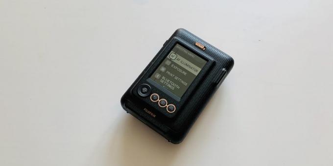 Fuji Instax Mini LiPlay: takapaneelin
