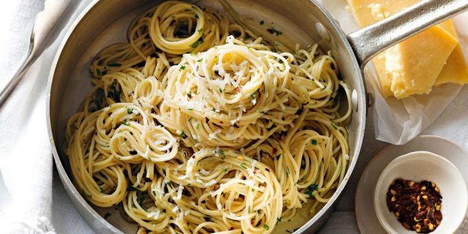 Ruokalajit valkosipuli: Spaghetti Aglio e Olio