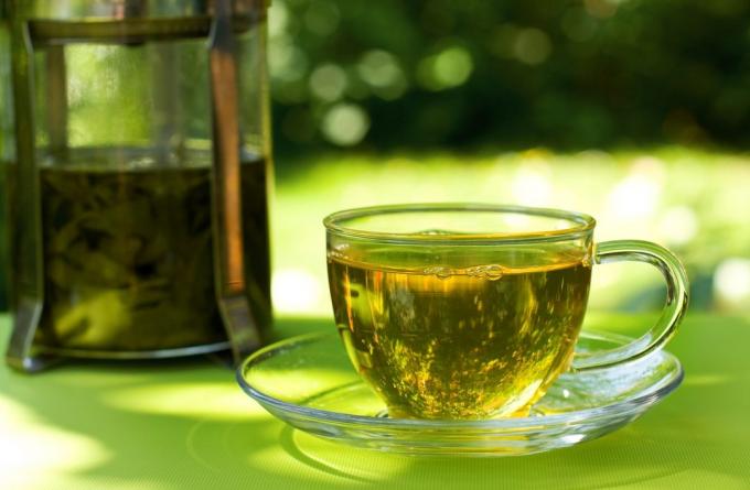 Tapoja, jotka auttavat laihtua: juo vihreää teetä