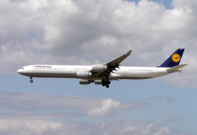 Airbus A340-600 Lufthansa 