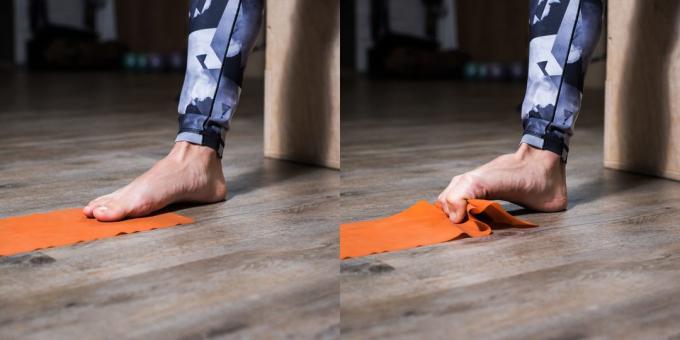 Harjoituksia lattajalat: Pulling pyyhe