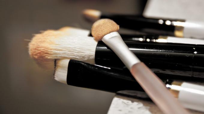 Miten säästää kosmetiikka: lue kauneus bloggaajat