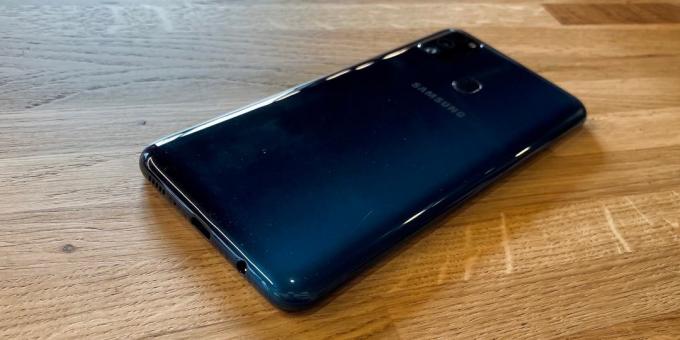 Samsung Galaxy M30s: Takapaneelin